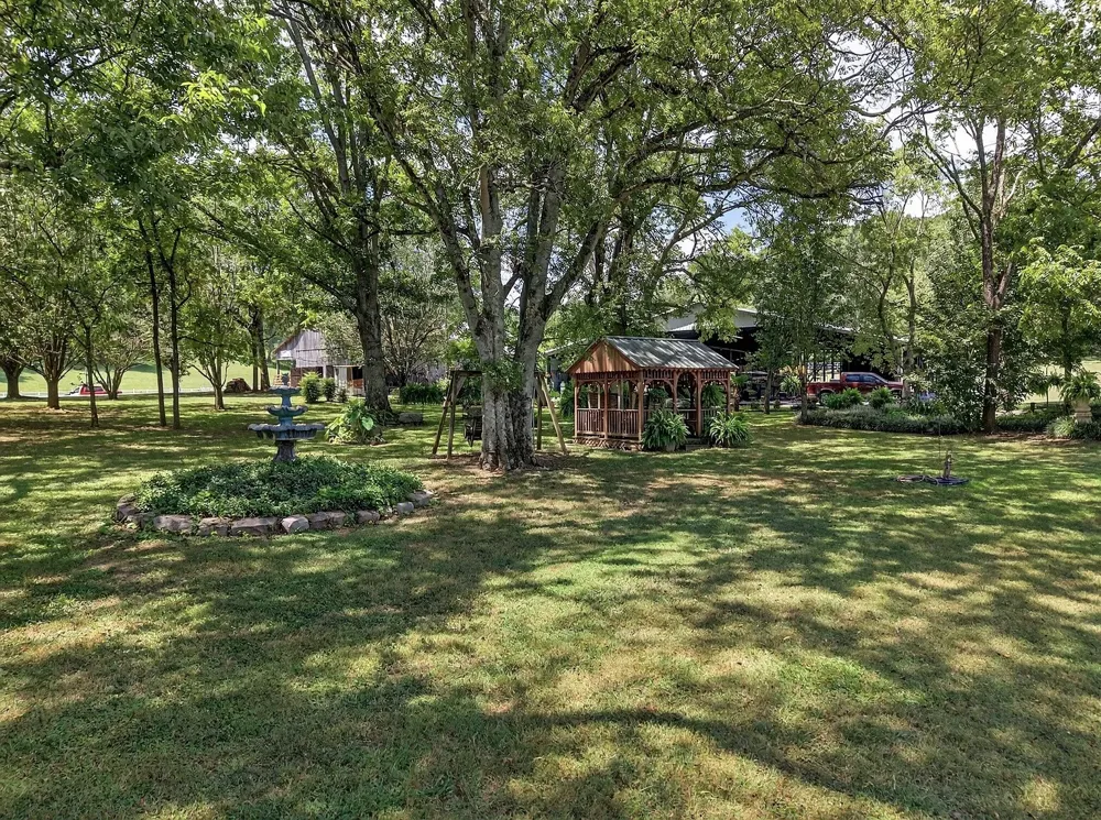 54 Warden Rd Fayetteville, TN 37334