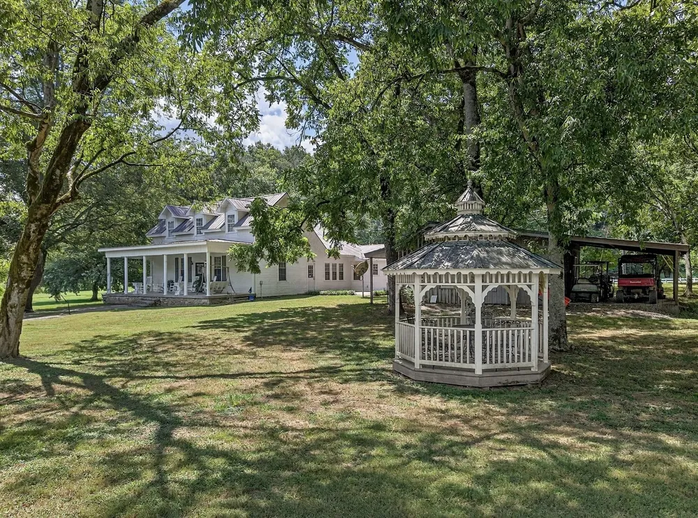 54 Warden Rd Fayetteville, TN 37334