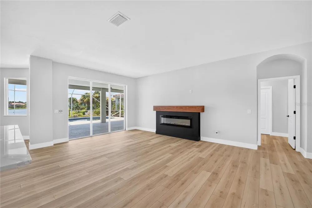 572 OCEANSIDE BOULEVARD Melbourne, FL 32903
