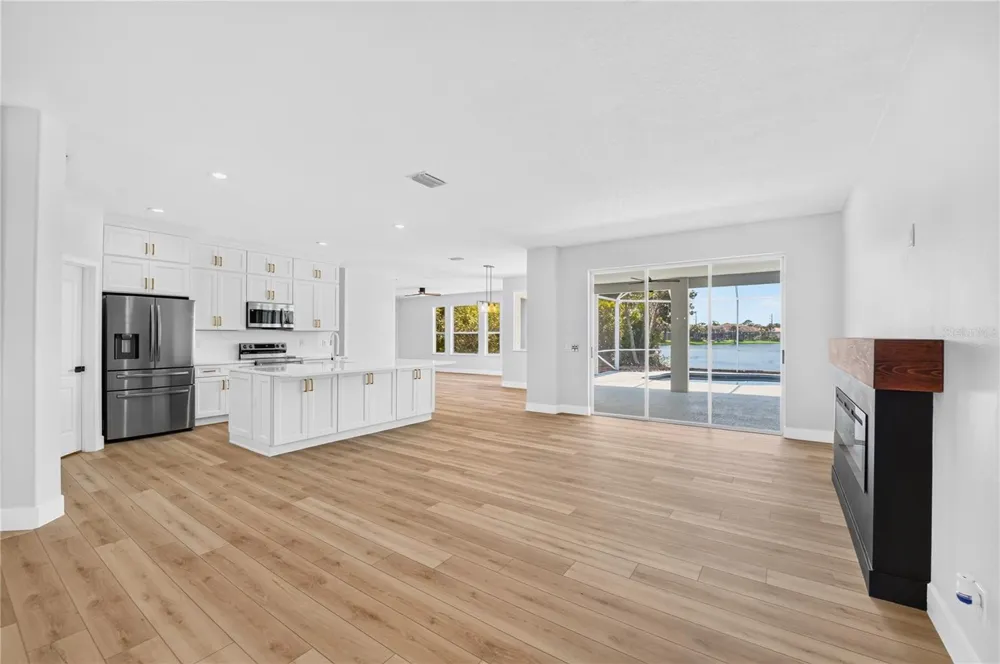 572 OCEANSIDE BOULEVARD Melbourne, FL 32903