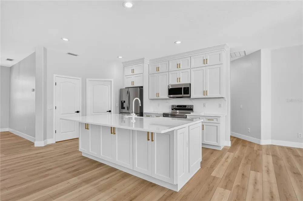 572 OCEANSIDE BOULEVARD Melbourne, FL 32903