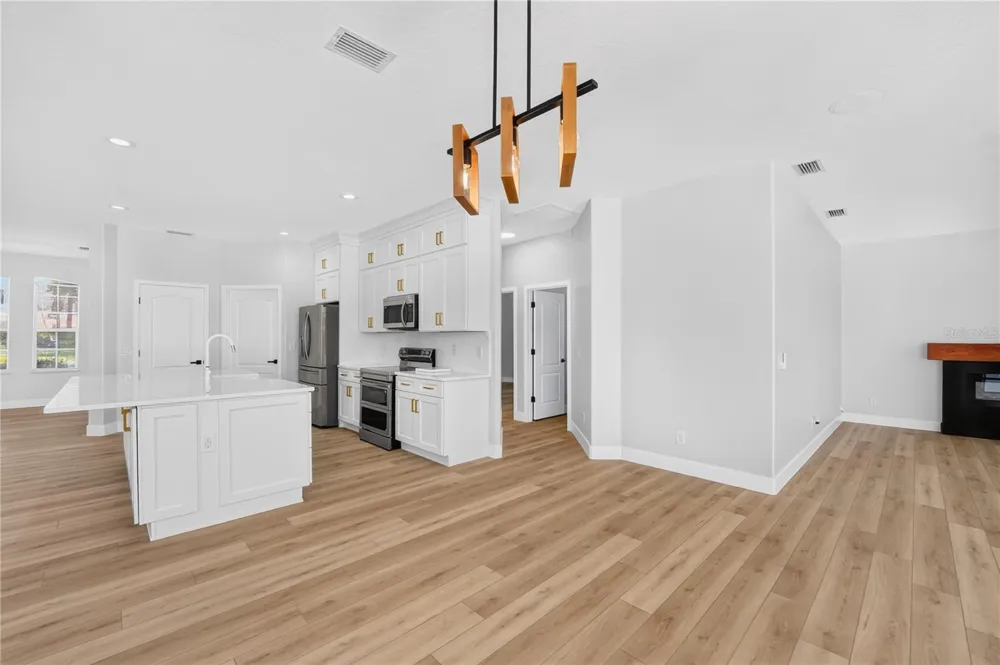 572 OCEANSIDE BOULEVARD Melbourne, FL 32903