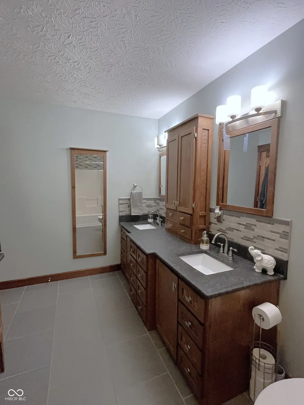 1041 Shadowlawn Avenue Greencastle, IN 46135