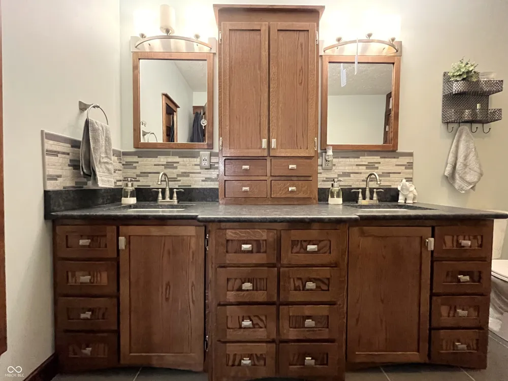 1041 Shadowlawn Avenue Greencastle, IN 46135