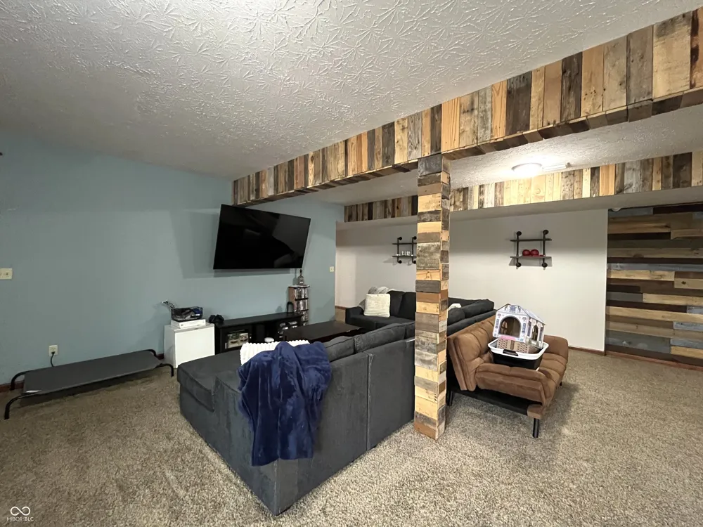 1041 Shadowlawn Avenue Greencastle, IN 46135