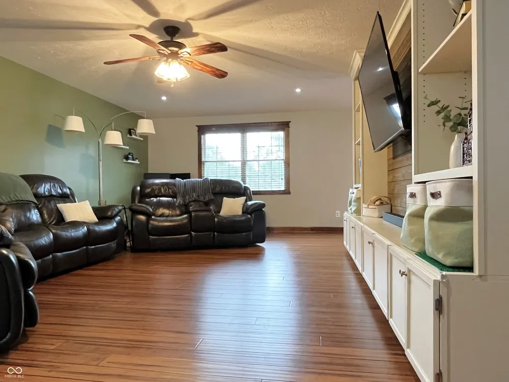 1041 Shadowlawn Avenue Greencastle, IN 46135