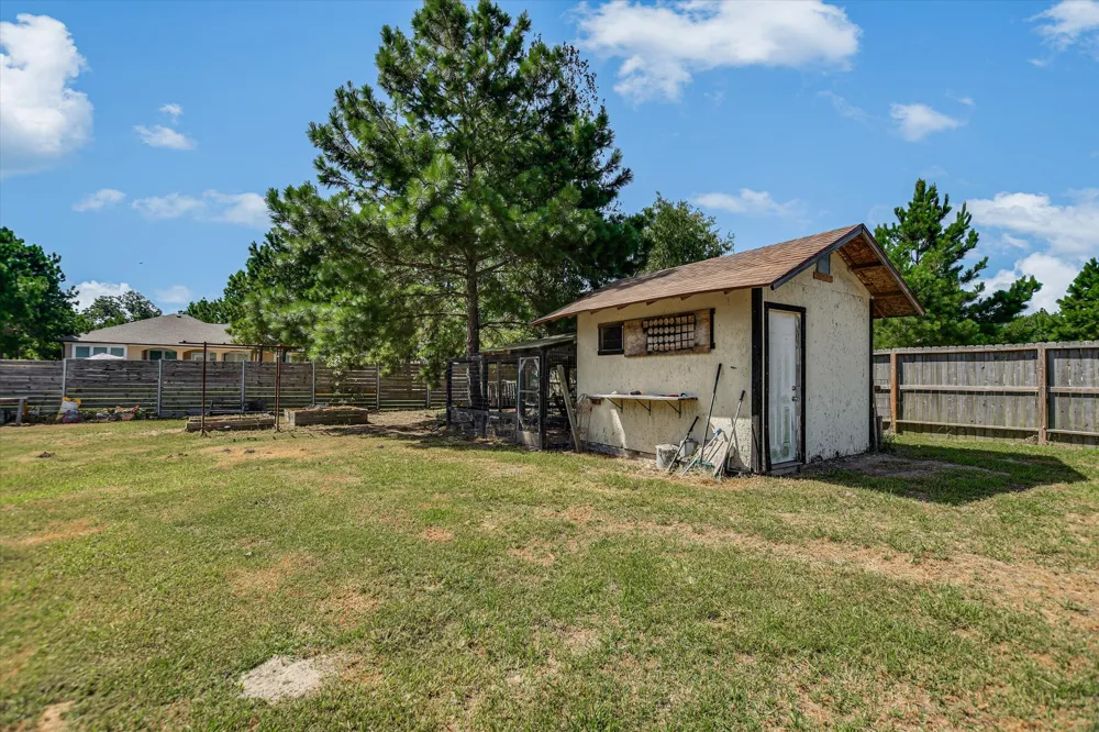 218 Cardinal Loop Paige, TX 78659