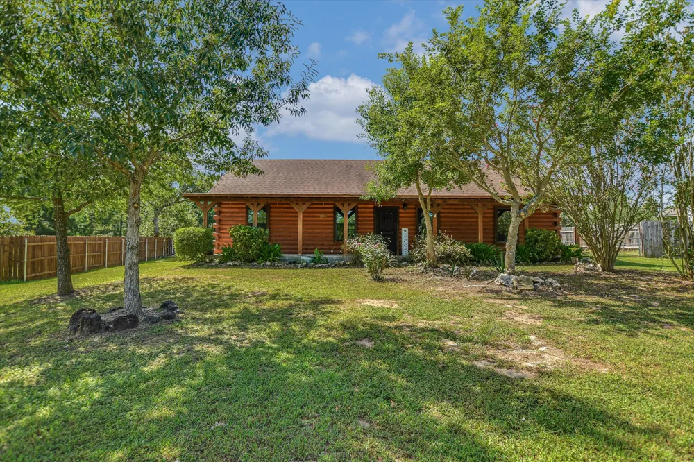 218 Cardinal Loop Paige, TX 78659