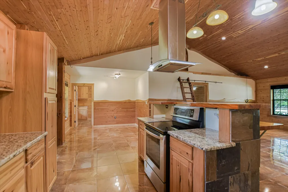 218 Cardinal Loop Paige, TX 78659