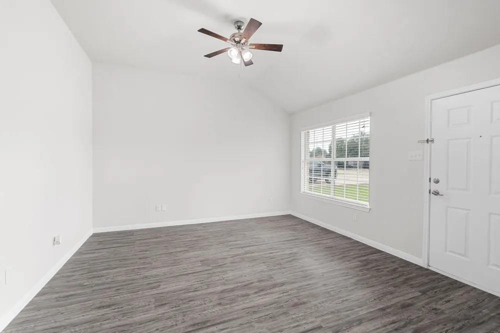 407 E Pietzsch Street Bartlett, TX 76511