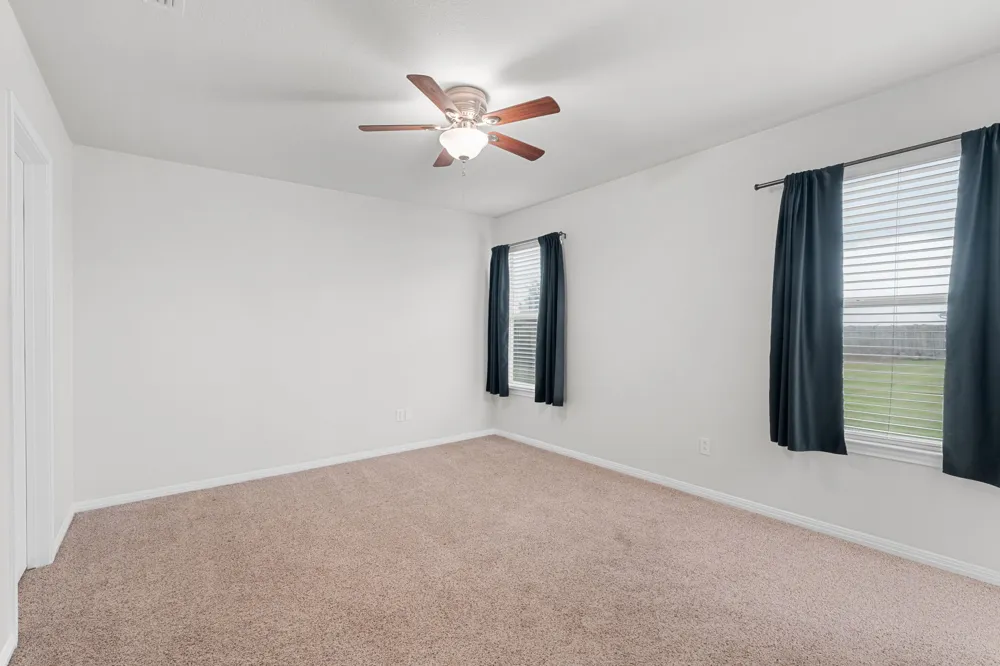 407 E Pietzsch Street Bartlett, TX 76511