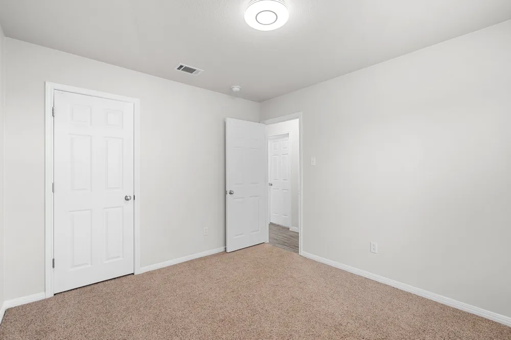 407 E Pietzsch Street Bartlett, TX 76511