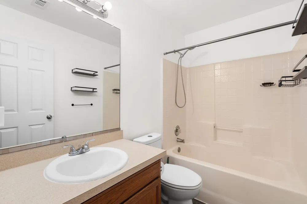 407 E Pietzsch Street Bartlett, TX 76511