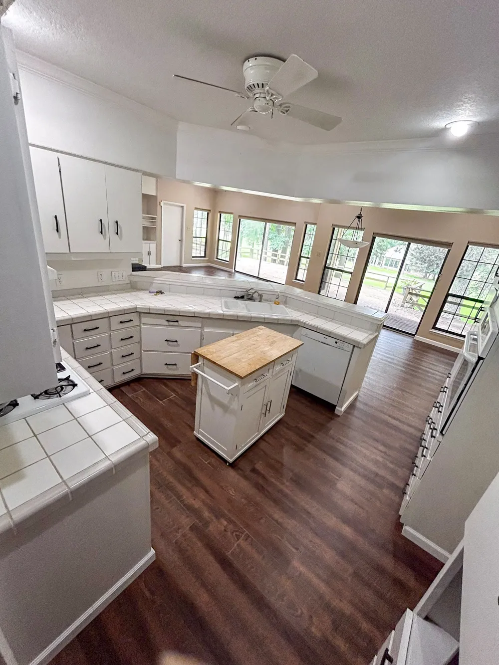 813 River Oaks Drive Huntsville, TX 77340