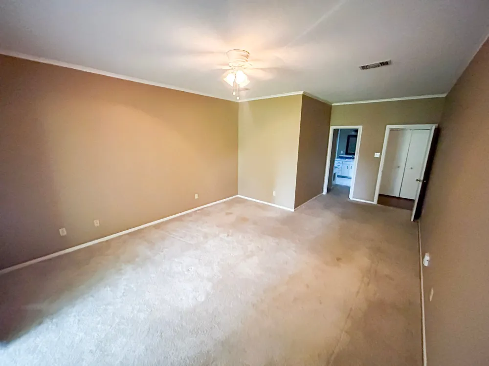 813 River Oaks Drive Huntsville, TX 77340