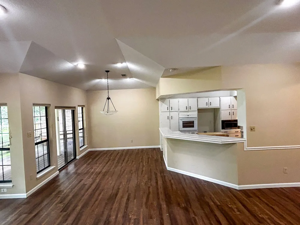 813 River Oaks Drive Huntsville, TX 77340