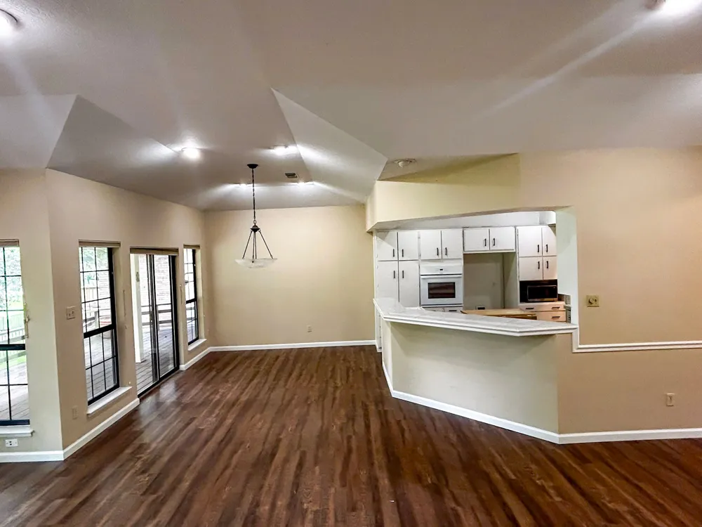 813 River Oaks Drive Huntsville, TX 77340