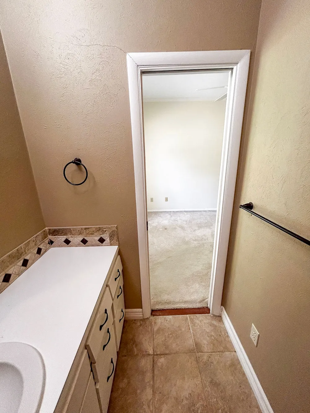 813 River Oaks Drive Huntsville, TX 77340