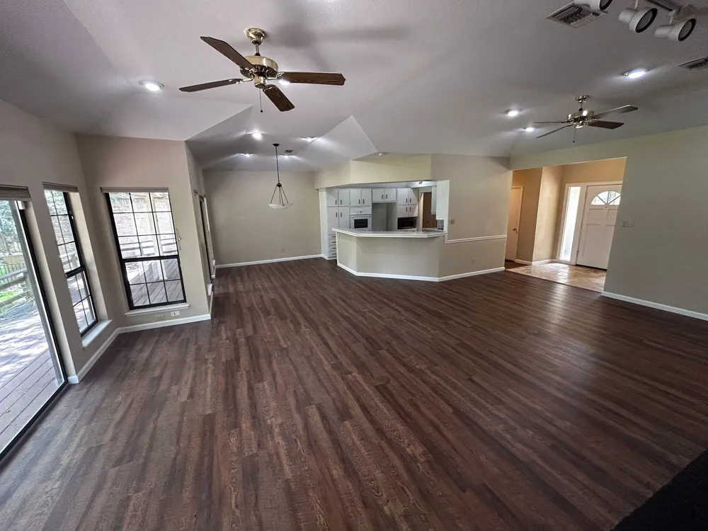 813 River Oaks Drive Huntsville, TX 77340