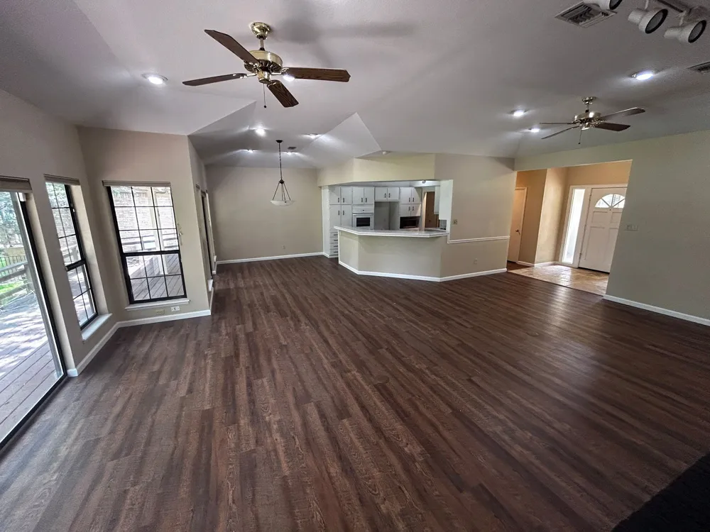 813 River Oaks Drive Huntsville, TX 77340