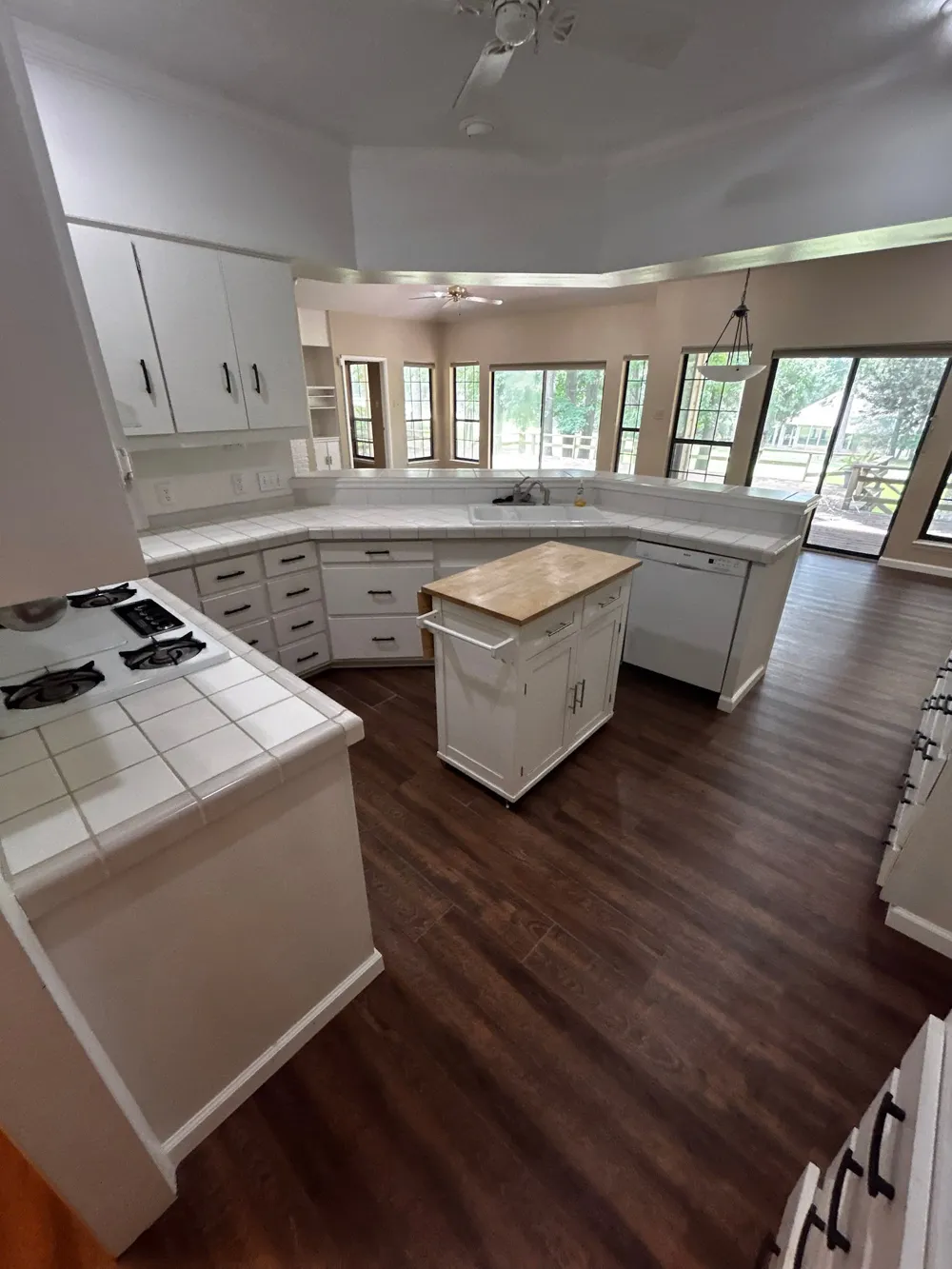 813 River Oaks Drive Huntsville, TX 77340
