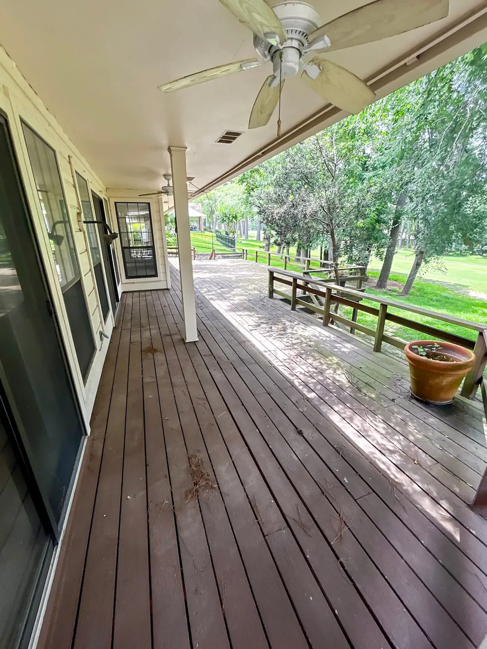 813 River Oaks Drive Huntsville, TX 77340