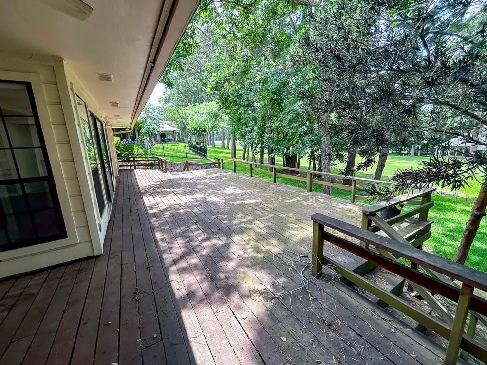 813 River Oaks Drive Huntsville, TX 77340