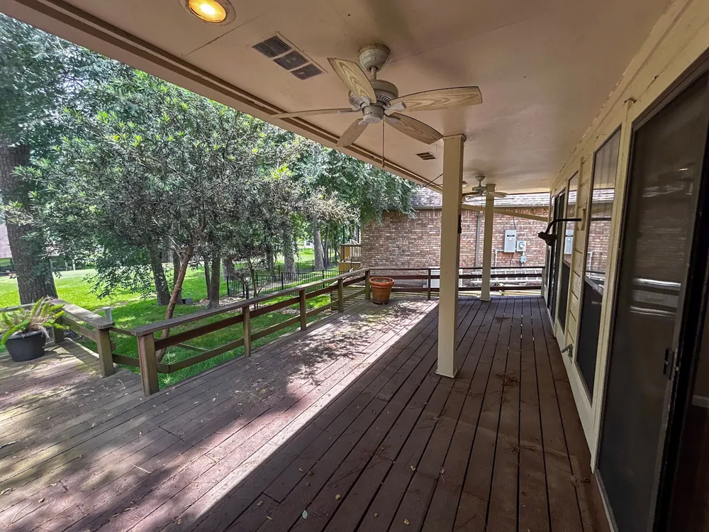 813 River Oaks Drive Huntsville, TX 77340