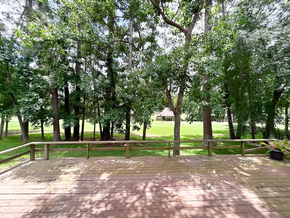 813 River Oaks Drive Huntsville, TX 77340
