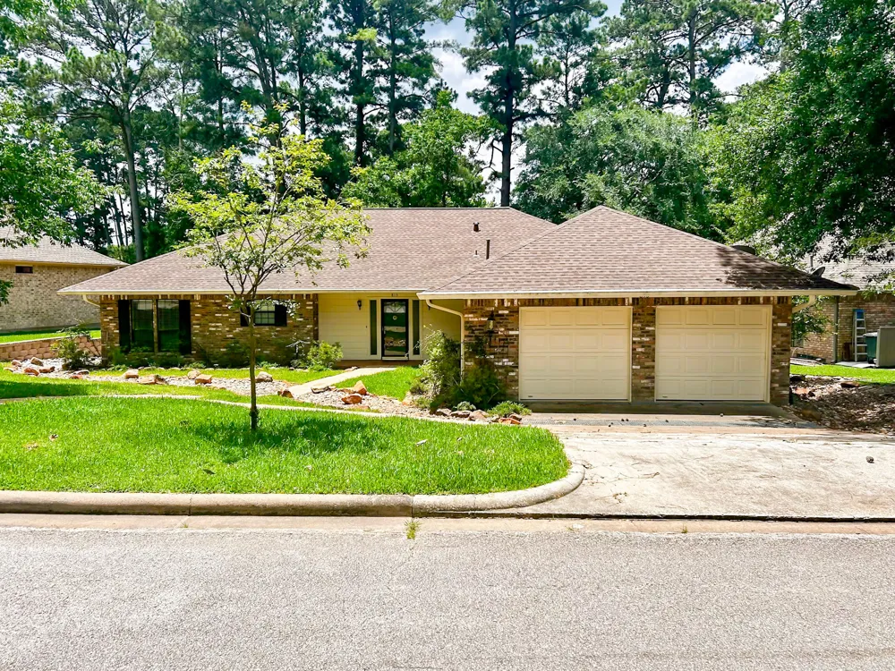 813 River Oaks Drive Huntsville, TX 77340