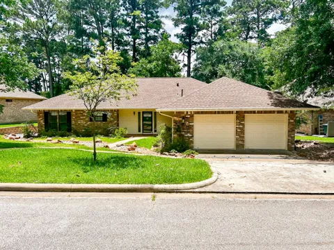 813 River Oaks Drive
