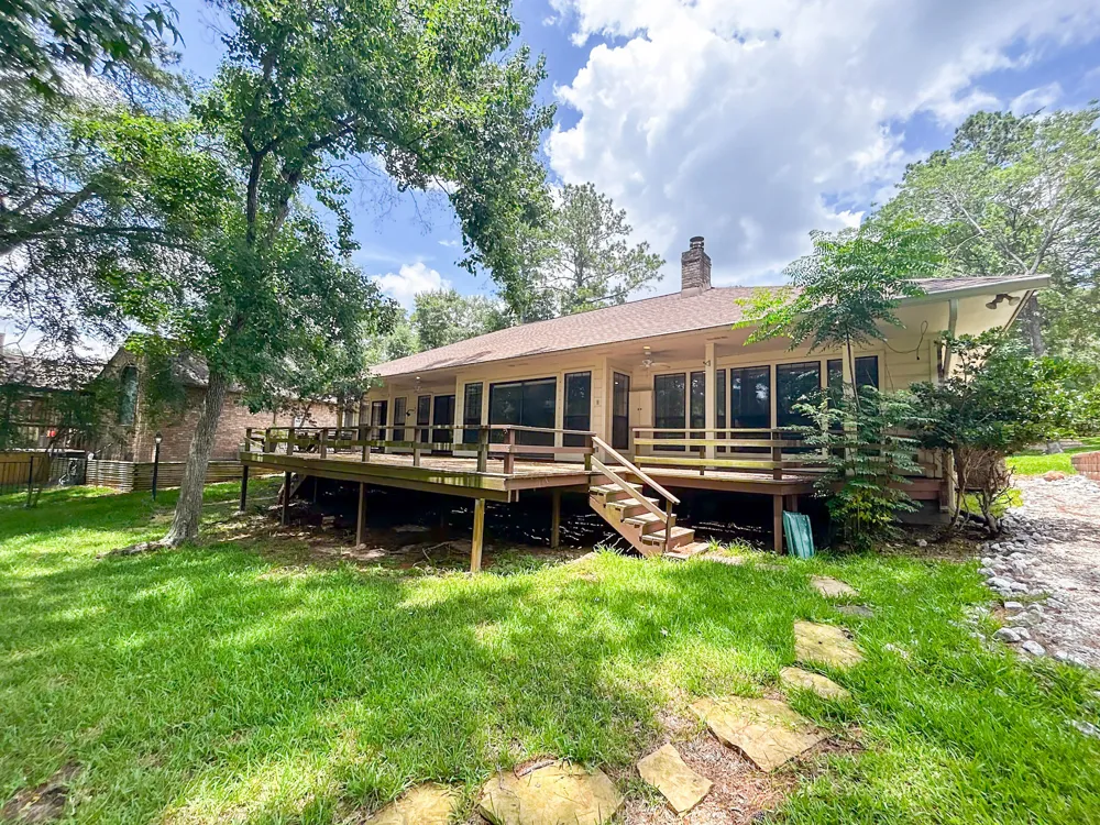 813 River Oaks Drive Huntsville, TX 77340