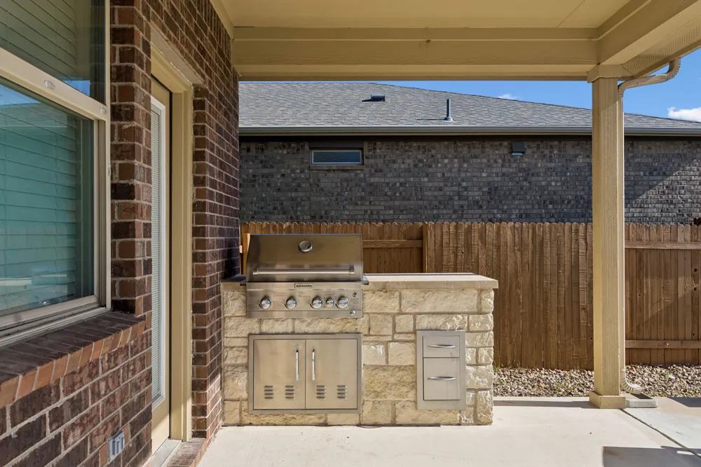 900 Myrna Bend Leander, TX 78641