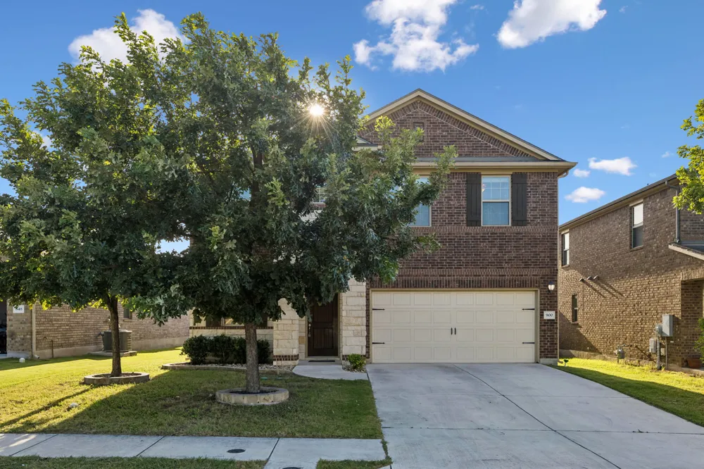 900 Myrna Bend Leander, TX 78641