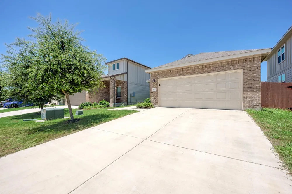 524 Longmount Cove Liberty Hill, TX 78642