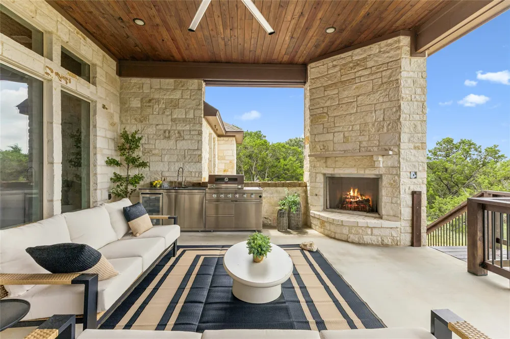 169 Longwood Drive New Braunfels, TX 78132