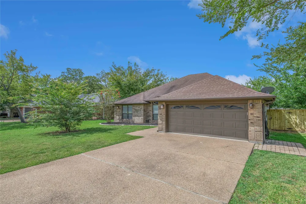 2810 Rayado Court College Station, TX 77845