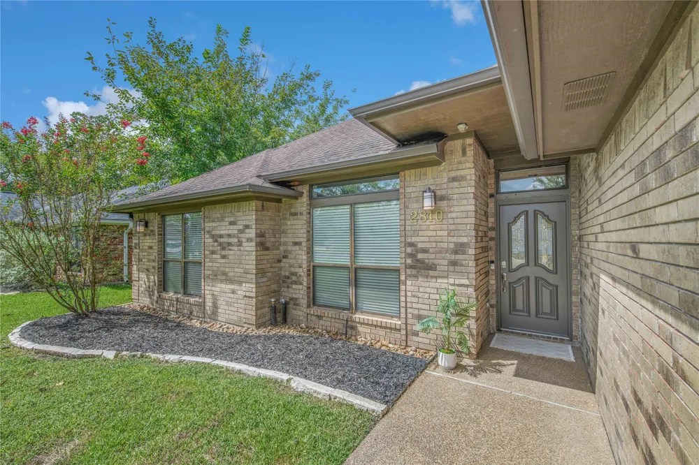 2810 Rayado Court College Station, TX 77845