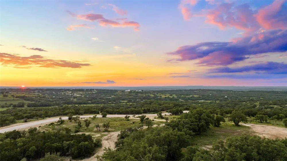 9 Stanton Road Johnson City, TX 78636