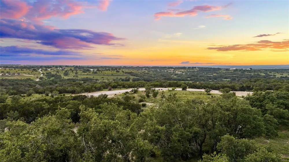 9 Stanton Road Johnson City, TX 78636