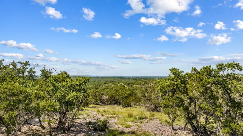 9 Stanton Road Johnson City, TX 78636