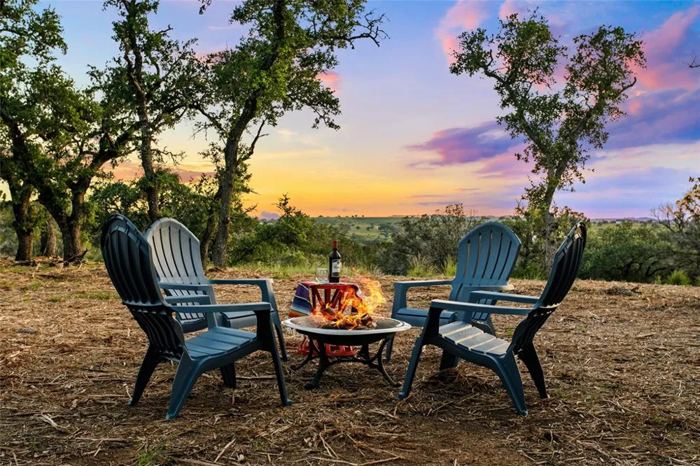 2 Sunset View Court Johnson City, TX 78636