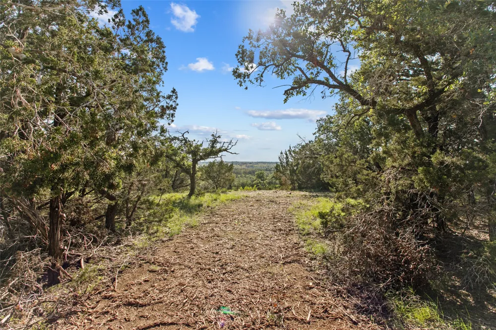13 Ridgeway Trail Johnson City, TX 78636