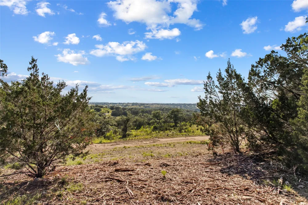 13 Ridgeway Trail Johnson City, TX 78636