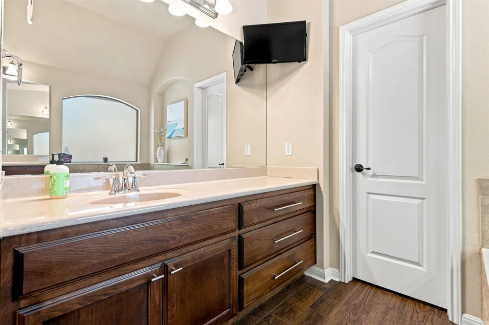 113 Courtland Circle Austin, TX 78737