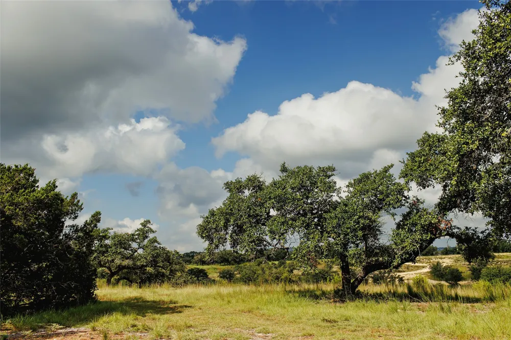11 Ridgeway Trail Johnson City, TX 78636