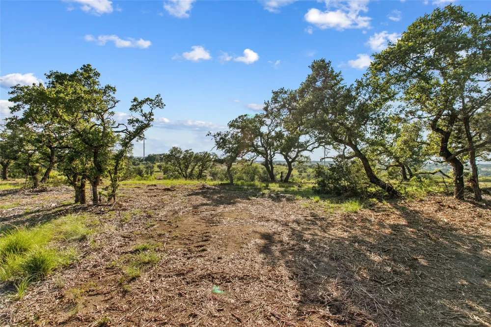 11 Ridgeway Trail Johnson City, TX 78636