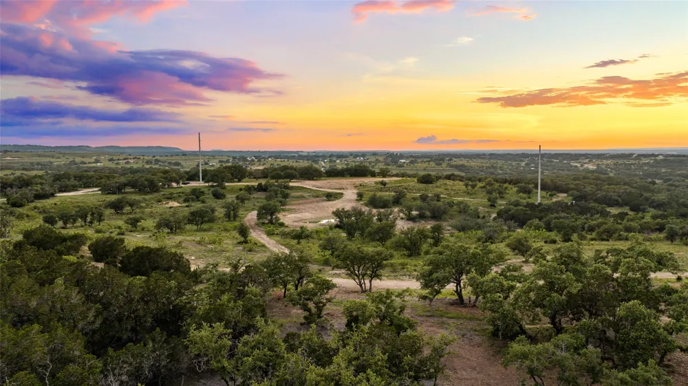 11 Ridgeway Trail Johnson City, TX 78636