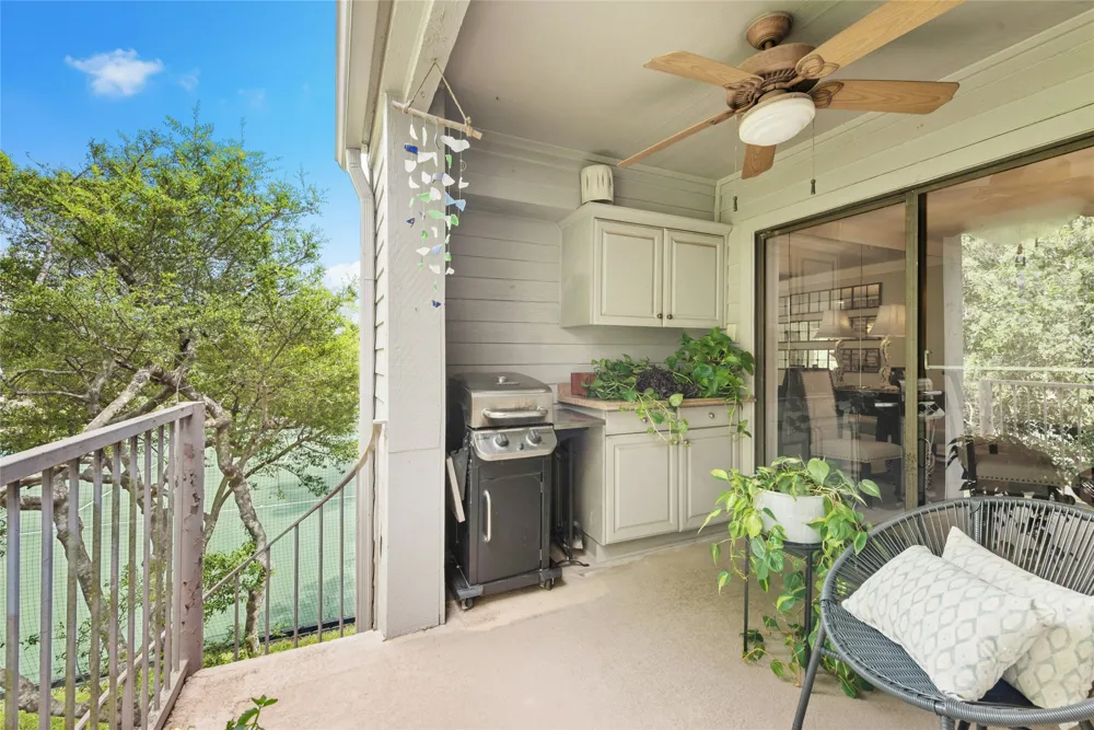 122 World Of Tennis Square Lakeway, TX 78738