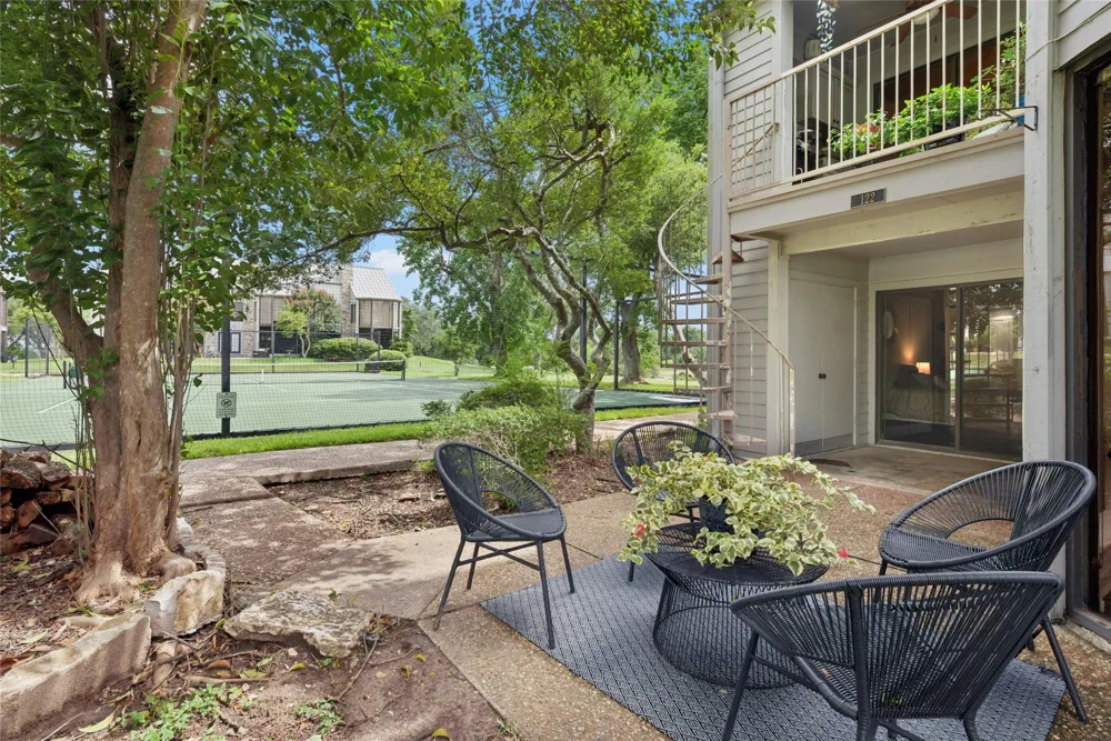 122 World Of Tennis Square Lakeway, TX 78738